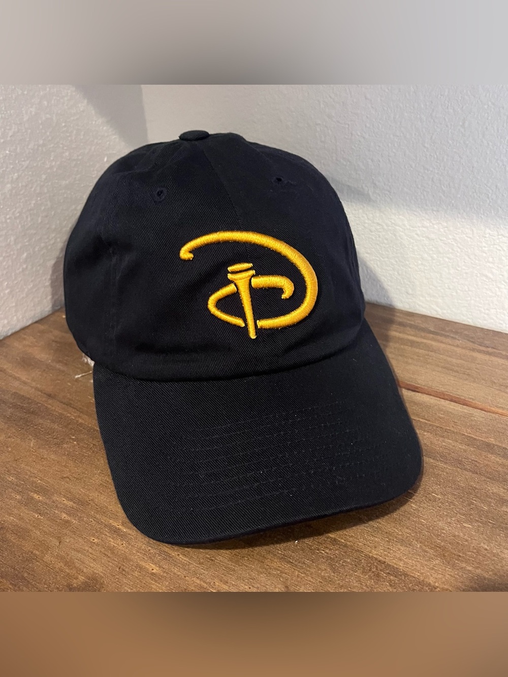 Vintage Walt Disney World Golf Hat Navy Blue Gold Adjustable Cap Strapback NEW